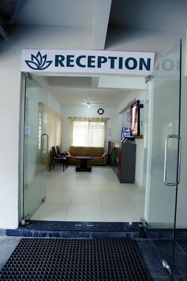 Hotel Gurudev Residency Bangalore Exteriör bild